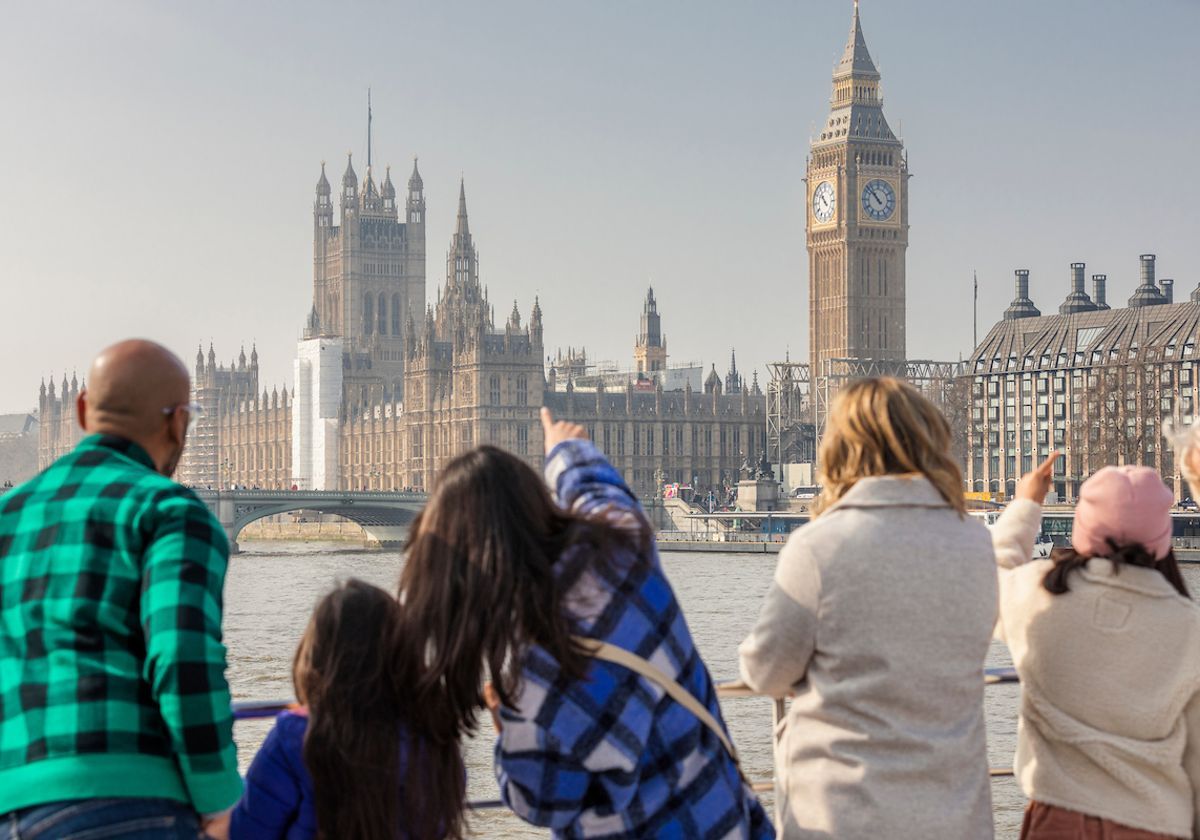 Family viewing the London Tower